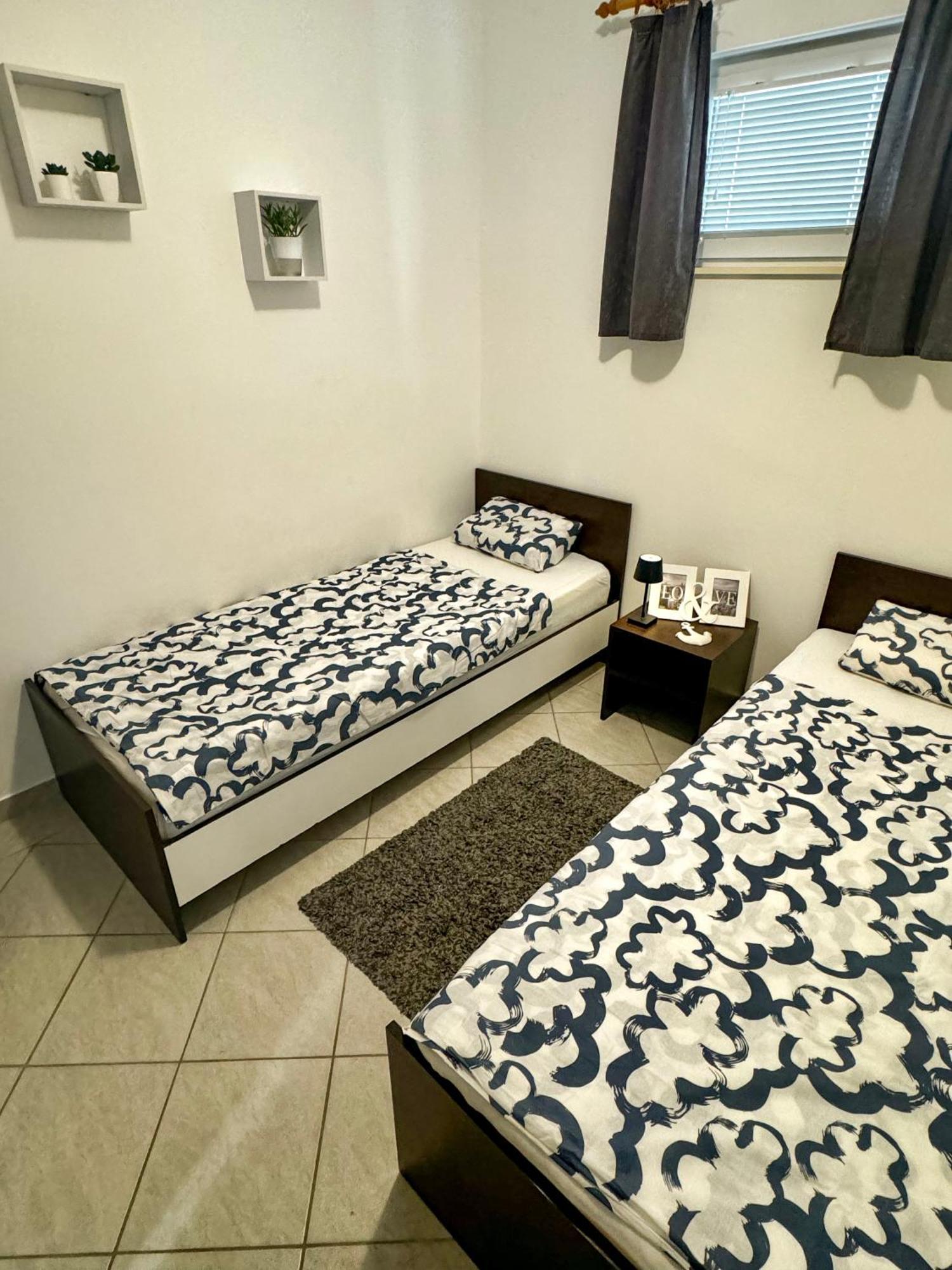 Apartmani Cvangic Vir Exterior foto